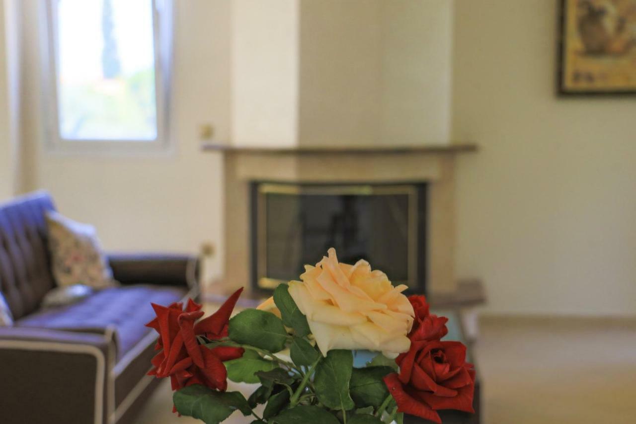 Maison Fleurs Diakopto Buitenkant foto