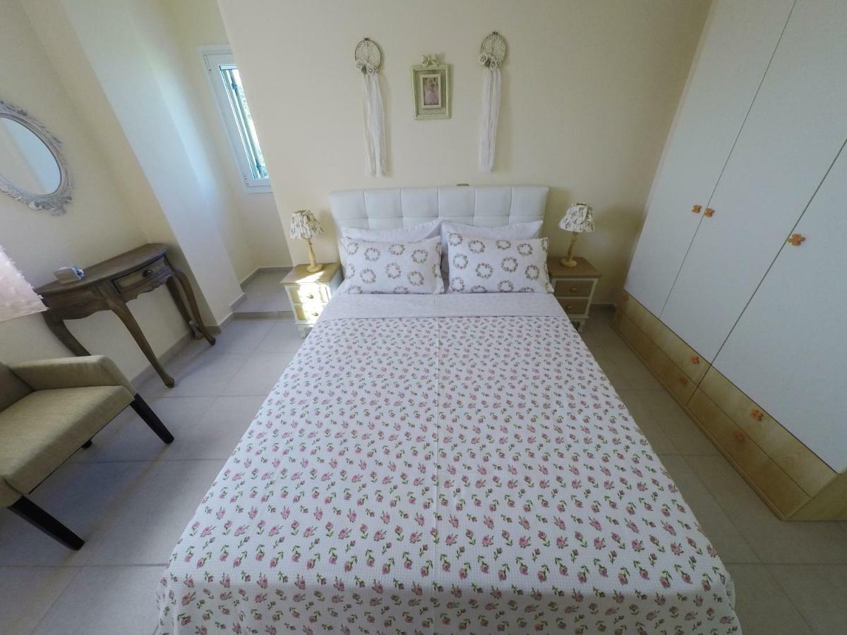 Maison Fleurs Diakopto Buitenkant foto