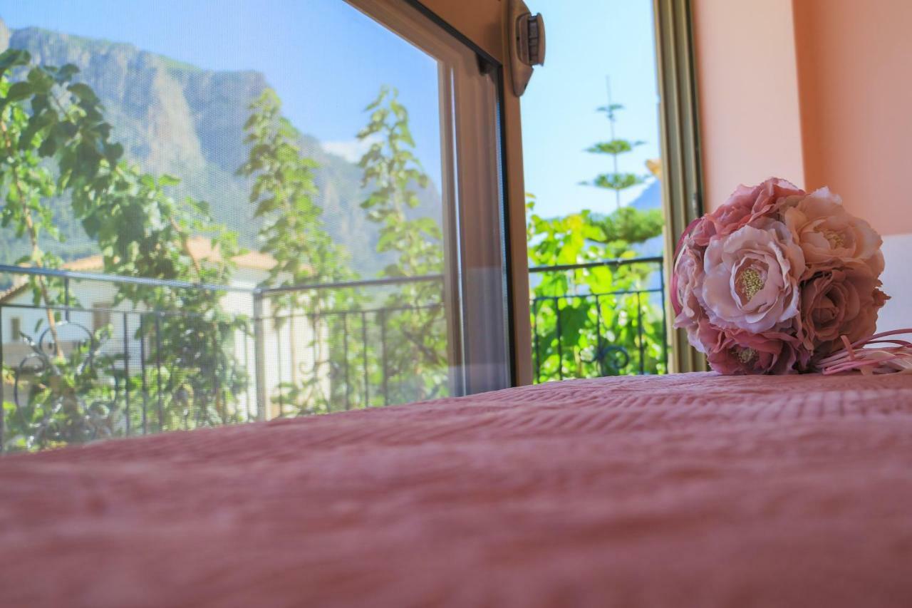 Maison Fleurs Diakopto Buitenkant foto
